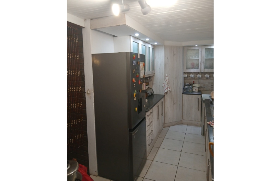 4 Bedroom Property for Sale in Hillcrest Western Cape